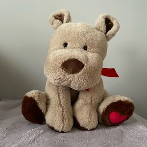 Stuff animal: puppy with heart on paw